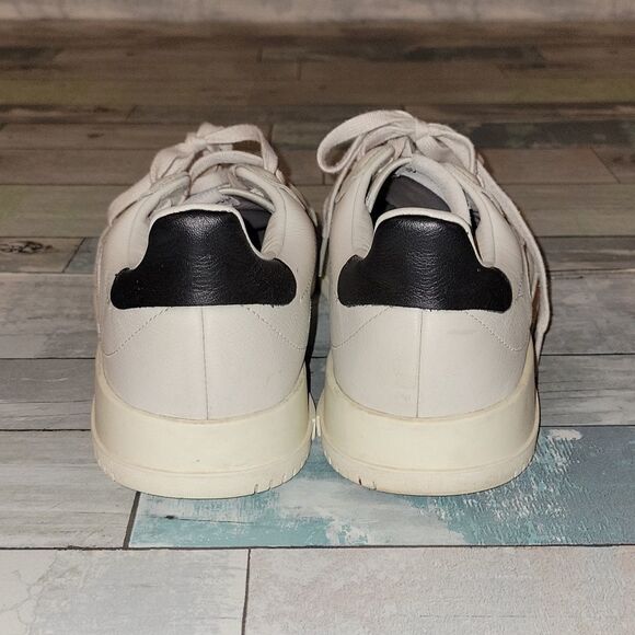 Adidas Sneakers sz 10 - Picture 3 of 6